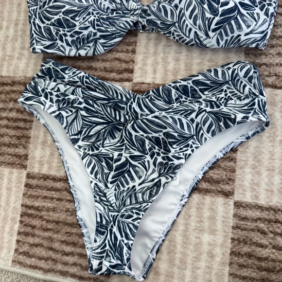 Abercrombie & Fitch Bikini Bathing Suit Size Small Tropical Blue Vacation Beach - Picture 4 of 5
